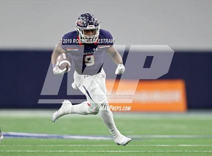 Thumbnail 3 in Ryan vs. Colleyville Heritage (UIL 5A Division 1 Region 1 Quarterfinals) photogallery.