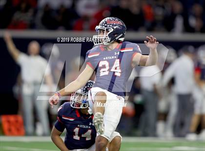 Thumbnail 3 in Ryan vs. Colleyville Heritage (UIL 5A Division 1 Region 1 Quarterfinals) photogallery.