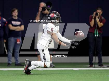 Thumbnail 3 in Ryan vs. Colleyville Heritage (UIL 5A Division 1 Region 1 Quarterfinals) photogallery.