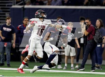 Thumbnail 2 in Ryan vs. Colleyville Heritage (UIL 5A Division 1 Region 1 Quarterfinals) photogallery.