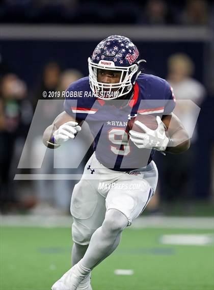 Thumbnail 1 in Ryan vs. Colleyville Heritage (UIL 5A Division 1 Region 1 Quarterfinals) photogallery.