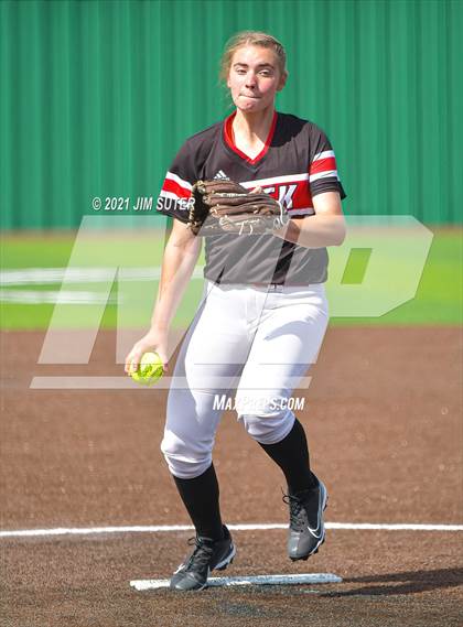 Thumbnail 3 in Rusk vs Taylor (UIL 4A Area Playoff) photogallery.