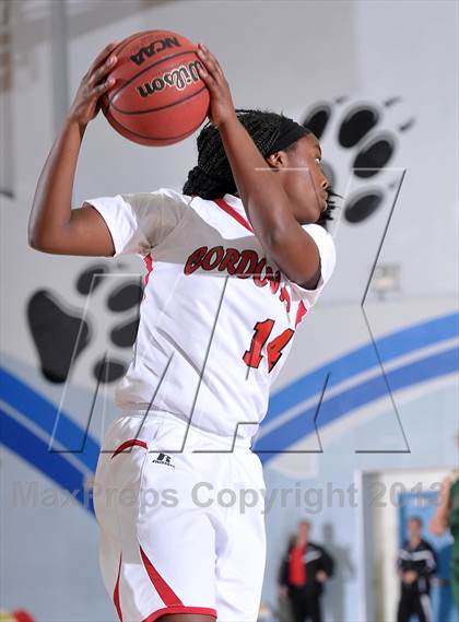 Thumbnail 2 in Rio Americano vs. Cordova (Lady Bulldogs Winter Classic) photogallery.