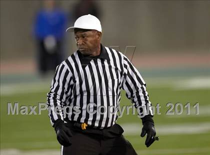Thumbnail 2 in Folsom vs Vacaville (CIF SJS D2 Final) photogallery.
