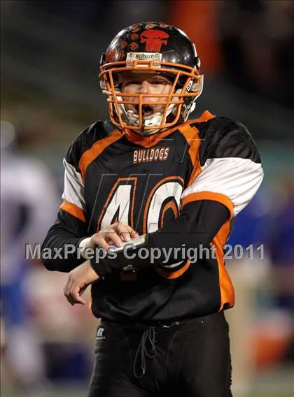 Thumbnail 2 in Folsom vs Vacaville (CIF SJS D2 Final) photogallery.
