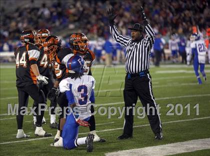 Thumbnail 1 in Folsom vs Vacaville (CIF SJS D2 Final) photogallery.