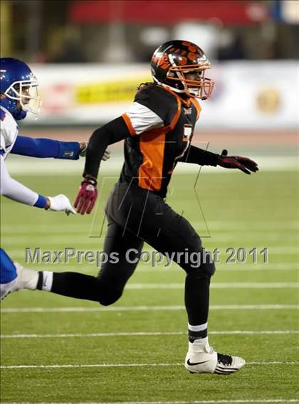 Thumbnail 3 in Folsom vs Vacaville (CIF SJS D2 Final) photogallery.