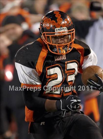 Thumbnail 2 in Folsom vs Vacaville (CIF SJS D2 Final) photogallery.