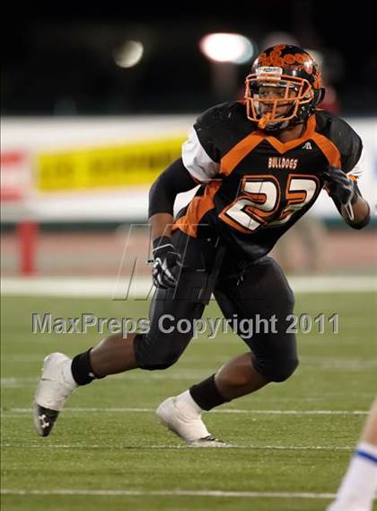 Thumbnail 2 in Folsom vs Vacaville (CIF SJS D2 Final) photogallery.