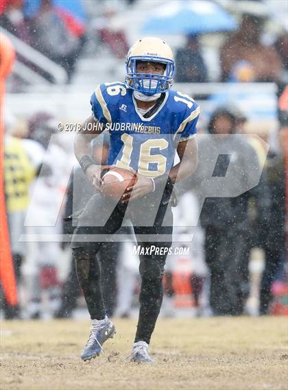 Thumbnail 2 in I.C. Norcom vs Phoebus (VHSL Class 3 Regional Final) photogallery.