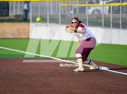 Thumbnail 3 in Burton vs Milano (UIL 2A Reg IV Area Playoff) photogallery.