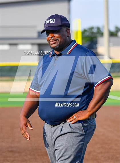 Thumbnail 2 in Burton vs Milano (UIL 2A Reg IV Area Playoff) photogallery.