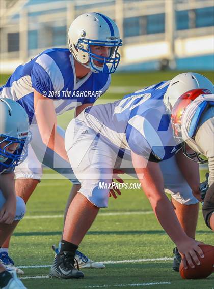 Thumbnail 3 in St. Xavier vs. Beavercreek photogallery.