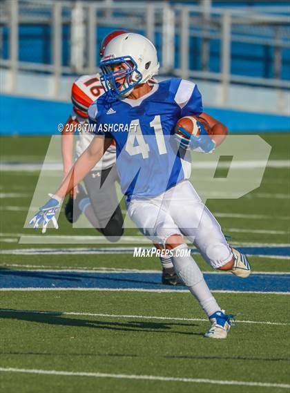 Thumbnail 3 in St. Xavier vs. Beavercreek photogallery.