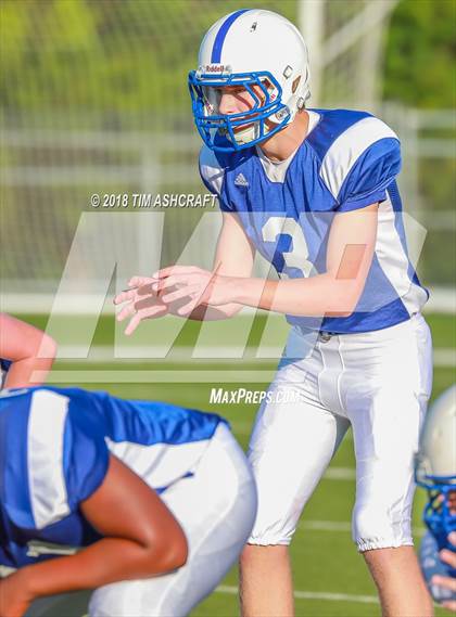 Thumbnail 2 in St. Xavier vs. Beavercreek photogallery.