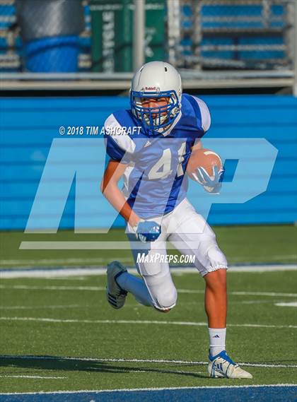 Thumbnail 2 in St. Xavier vs. Beavercreek photogallery.