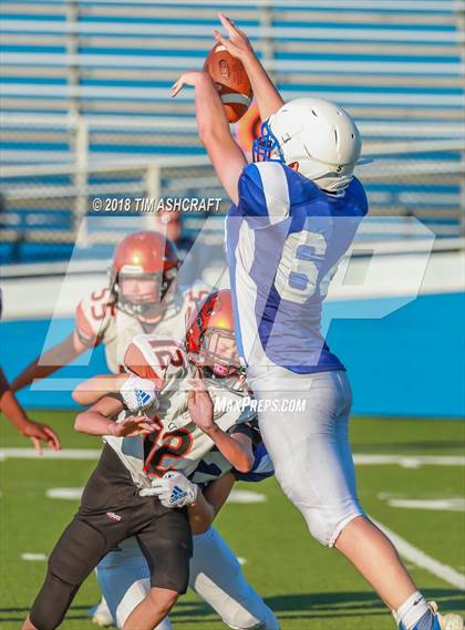 Thumbnail 2 in St. Xavier vs. Beavercreek photogallery.