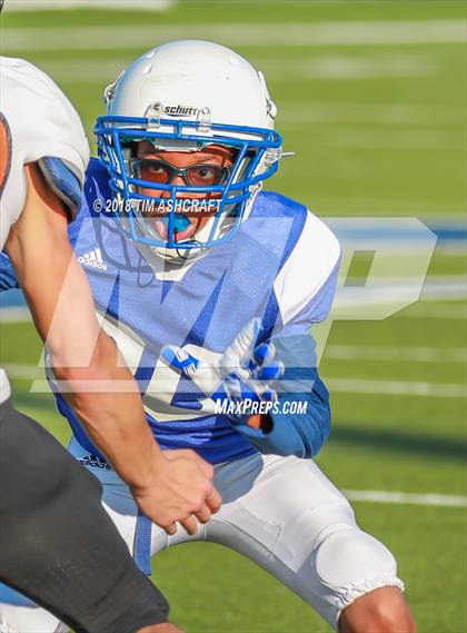 Thumbnail 3 in St. Xavier vs. Beavercreek photogallery.