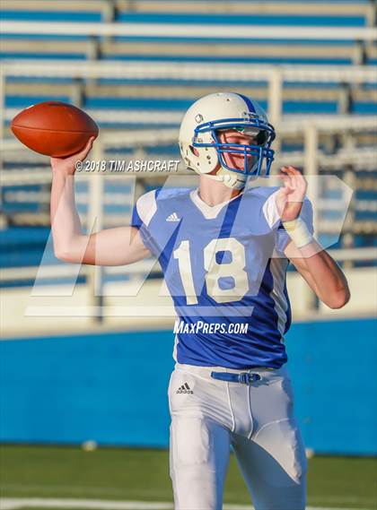 Thumbnail 2 in St. Xavier vs. Beavercreek photogallery.