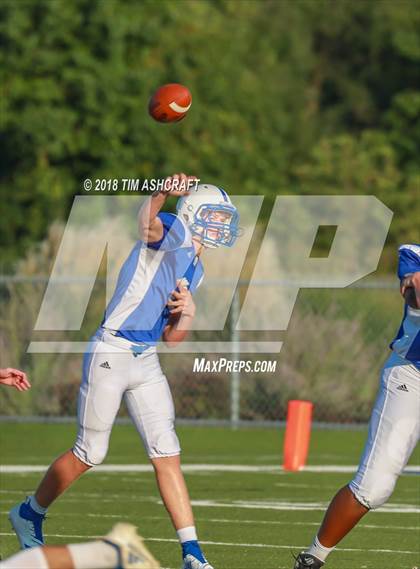 Thumbnail 1 in St. Xavier vs. Beavercreek photogallery.