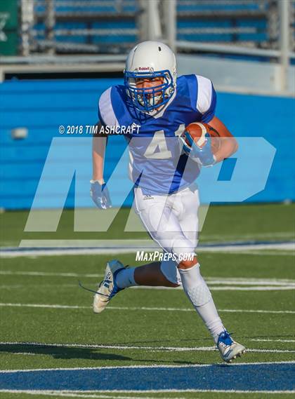 Thumbnail 3 in St. Xavier vs. Beavercreek photogallery.