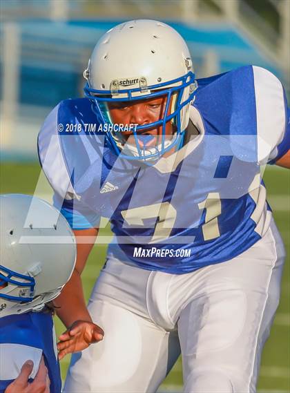 Thumbnail 2 in St. Xavier vs. Beavercreek photogallery.