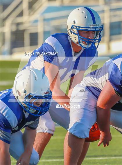 Thumbnail 1 in St. Xavier vs. Beavercreek photogallery.
