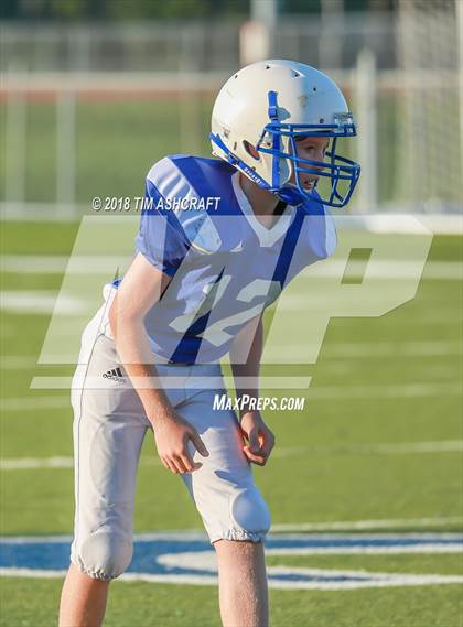 Thumbnail 3 in St. Xavier vs. Beavercreek photogallery.