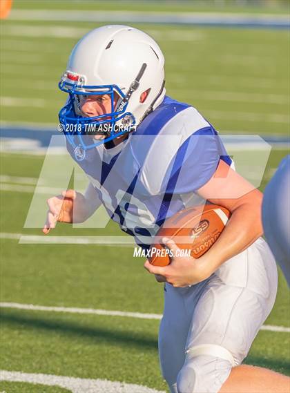 Thumbnail 1 in St. Xavier vs. Beavercreek photogallery.