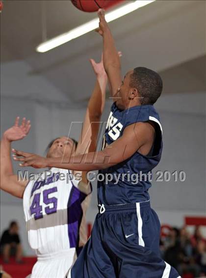 Thumbnail 1 in Castlemont vs. Rosemont (Cordova Classic) photogallery.