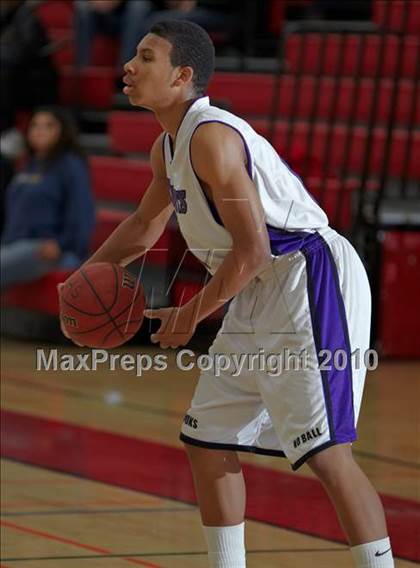 Thumbnail 1 in Castlemont vs. Rosemont (Cordova Classic) photogallery.