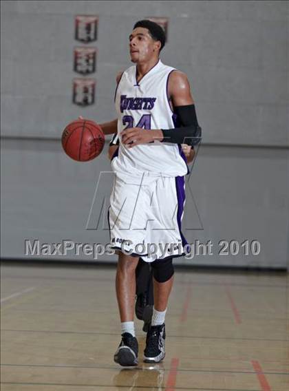 Thumbnail 1 in Castlemont vs. Rosemont (Cordova Classic) photogallery.