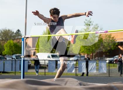 Thumbnail 2 in Stillwater/Greenwich/Berlin-New Lebanon Track Meet photogallery.