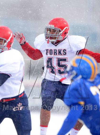 Thumbnail 1 in Cleveland Hill vs. Chenango Forks (NYSPHSAA Class C Semifinal) photogallery.