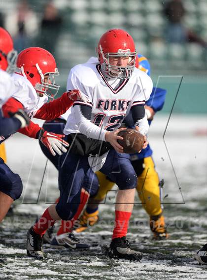 Thumbnail 3 in Cleveland Hill vs. Chenango Forks (NYSPHSAA Class C Semifinal) photogallery.