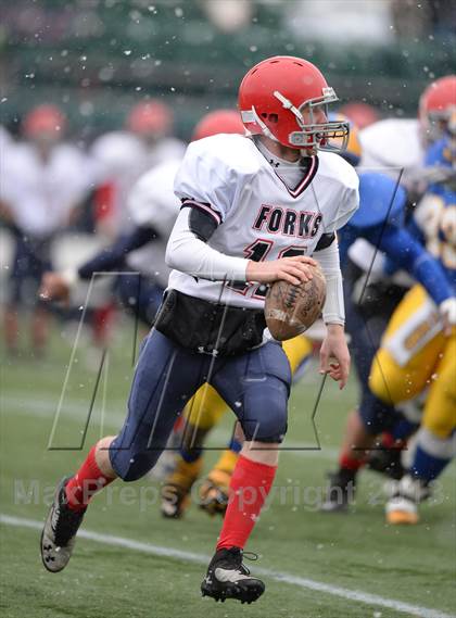 Thumbnail 1 in Cleveland Hill vs. Chenango Forks (NYSPHSAA Class C Semifinal) photogallery.