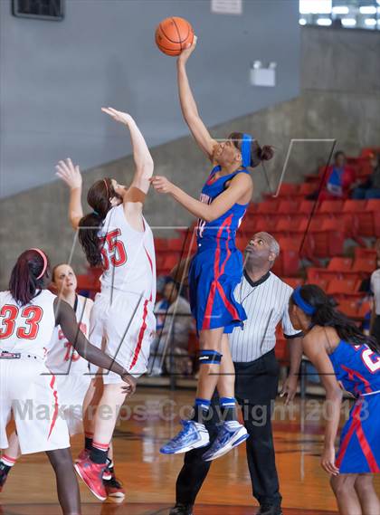 Thumbnail 2 in Duncanville vs Coronado (UIL 5A Region 1 Final Playoff) photogallery.