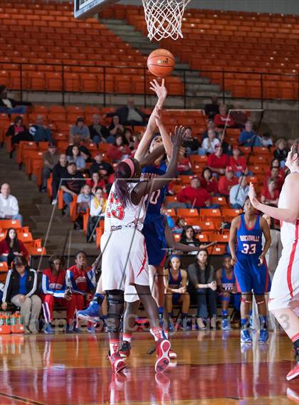Thumbnail 3 in Duncanville vs Coronado (UIL 5A Region 1 Final Playoff) photogallery.