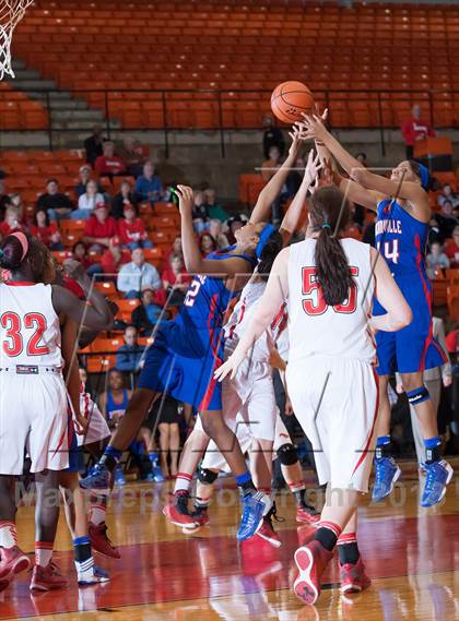 Thumbnail 2 in Duncanville vs Coronado (UIL 5A Region 1 Final Playoff) photogallery.