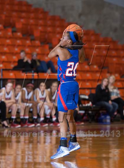 Thumbnail 3 in Duncanville vs Coronado (UIL 5A Region 1 Final Playoff) photogallery.