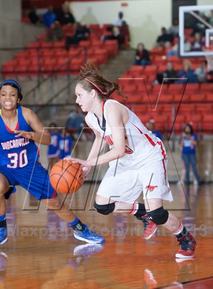 Thumbnail 1 in Duncanville vs Coronado (UIL 5A Region 1 Final Playoff) photogallery.