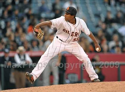 Thumbnail 2 in Huntington Beach vs. Crespi (CIF SS D2 Final) photogallery.