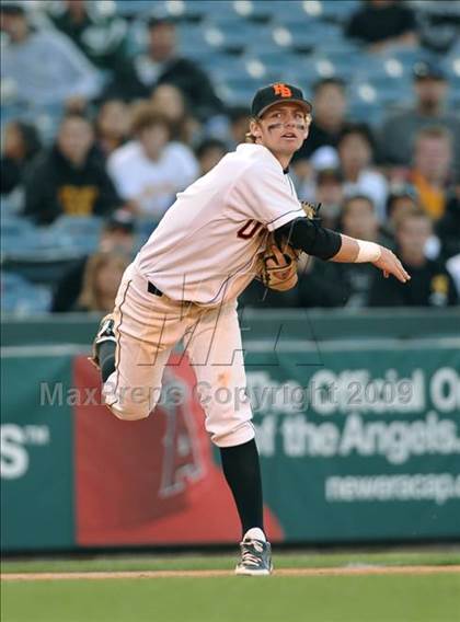 Thumbnail 2 in Huntington Beach vs. Crespi (CIF SS D2 Final) photogallery.
