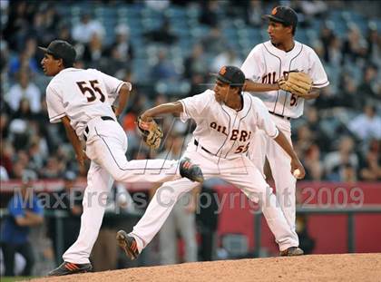 Thumbnail 3 in Huntington Beach vs. Crespi (CIF SS D2 Final) photogallery.