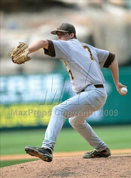 Thumbnail 3 in Huntington Beach vs. Crespi (CIF SS D2 Final) photogallery.