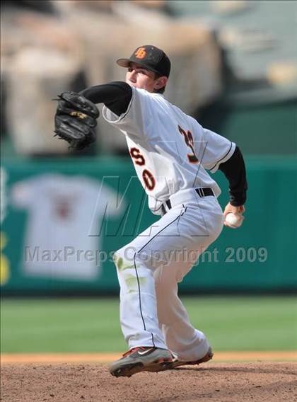 Thumbnail 2 in Huntington Beach vs. Crespi (CIF SS D2 Final) photogallery.