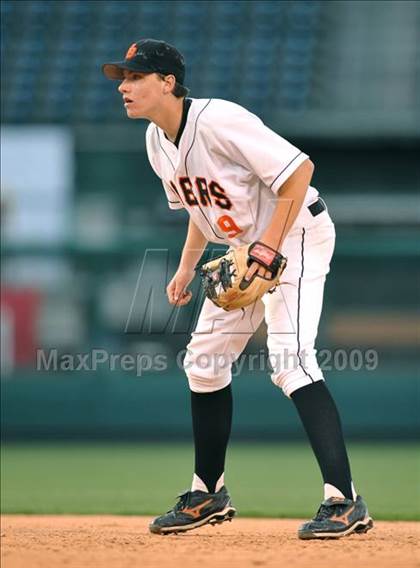 Thumbnail 2 in Huntington Beach vs. Crespi (CIF SS D2 Final) photogallery.