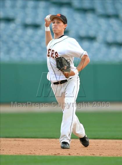 Thumbnail 3 in Huntington Beach vs. Crespi (CIF SS D2 Final) photogallery.