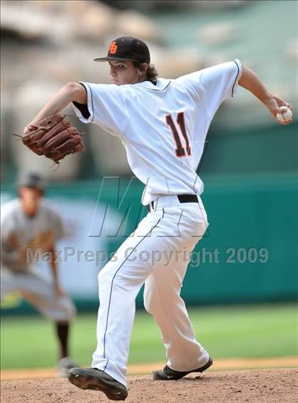 Thumbnail 2 in Huntington Beach vs. Crespi (CIF SS D2 Final) photogallery.