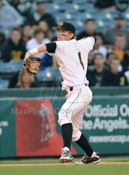 Thumbnail 2 in Huntington Beach vs. Crespi (CIF SS D2 Final) photogallery.